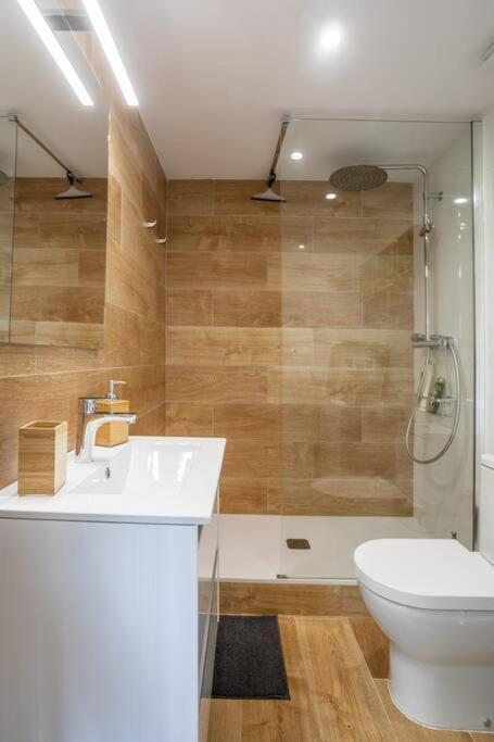 Sea View, Pool, Free Parking, Wifi, Port Aventura Apartman Salou Kültér fotó